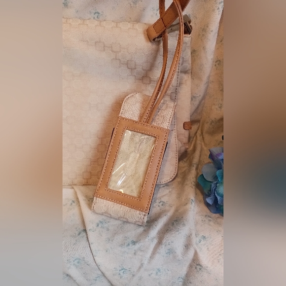 ⭐ Nine West satchel purse⭐ (Bundle (2) Listings With A ⭐ For $15) ⭐ - Picture 2 of 8